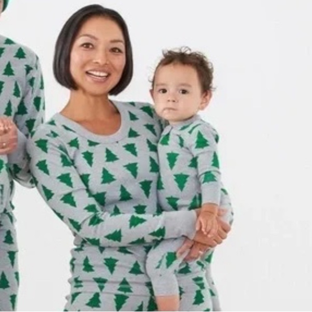 Hanna Andersson Holiday PJ Set, Size M